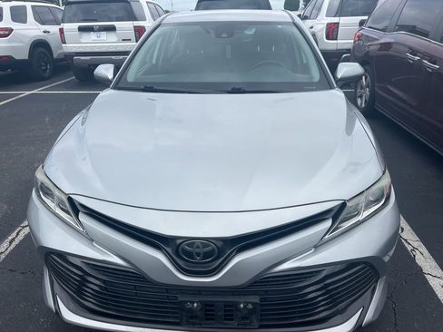 Used 2019 Toyota Camry LE FWD image 2