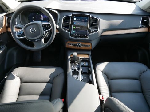 New 2025 Volvo XC90 B6 Plus w/ Protection Package Premier image 7