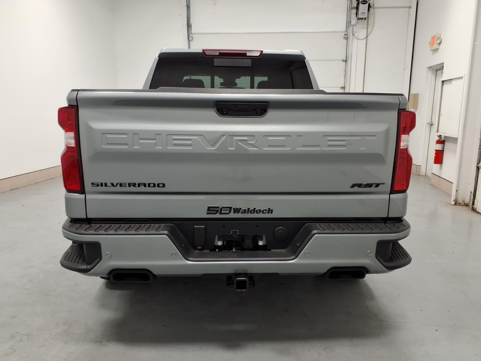 New 2026 Chevrolet Silverado 1500 RST w/ Dark Appearance Package AWD/4WD image 4