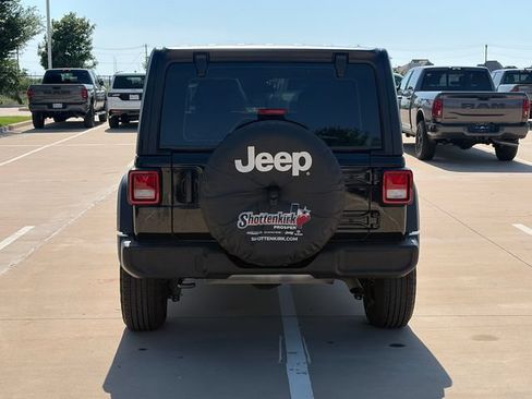 Used 2025 Jeep Wrangler Unlimited Sport AWD/4WD image 8