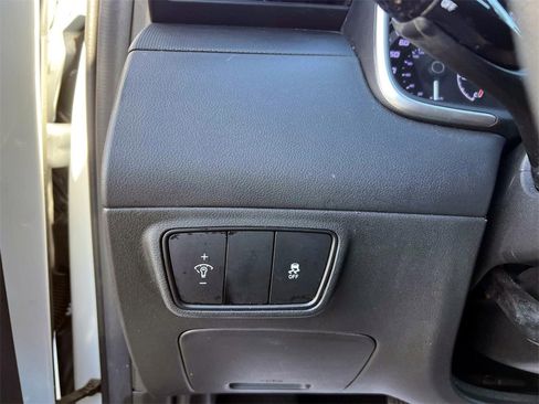 Certified 2022 Hyundai Tucson SE image 18