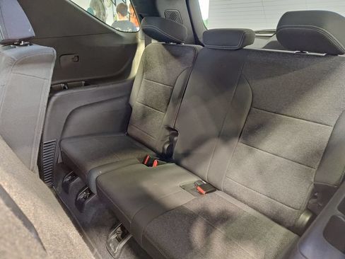 Used 2024 Chevrolet Traverse LS FWD image 30