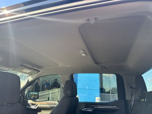 Used 2023 Chevrolet Silverado 1500 LT image 18