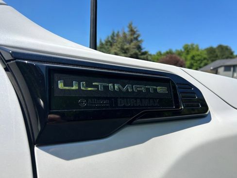 Used 2024 GMC Sierra 3500 Denali Ultimate AWD/4WD image 35
