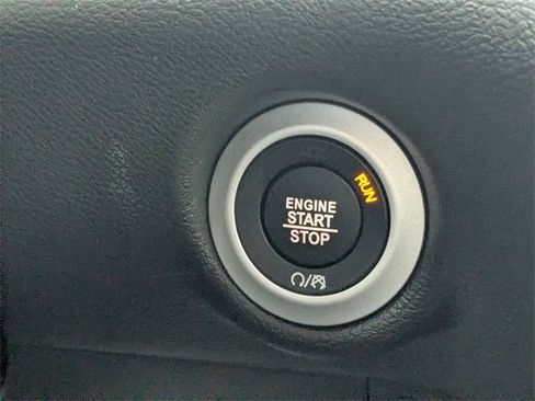 New 2026 Chrysler Voyager LX image 26