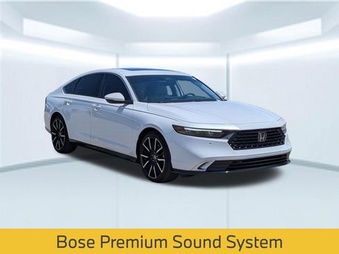 Used 2023 Honda Accord Touring image 9