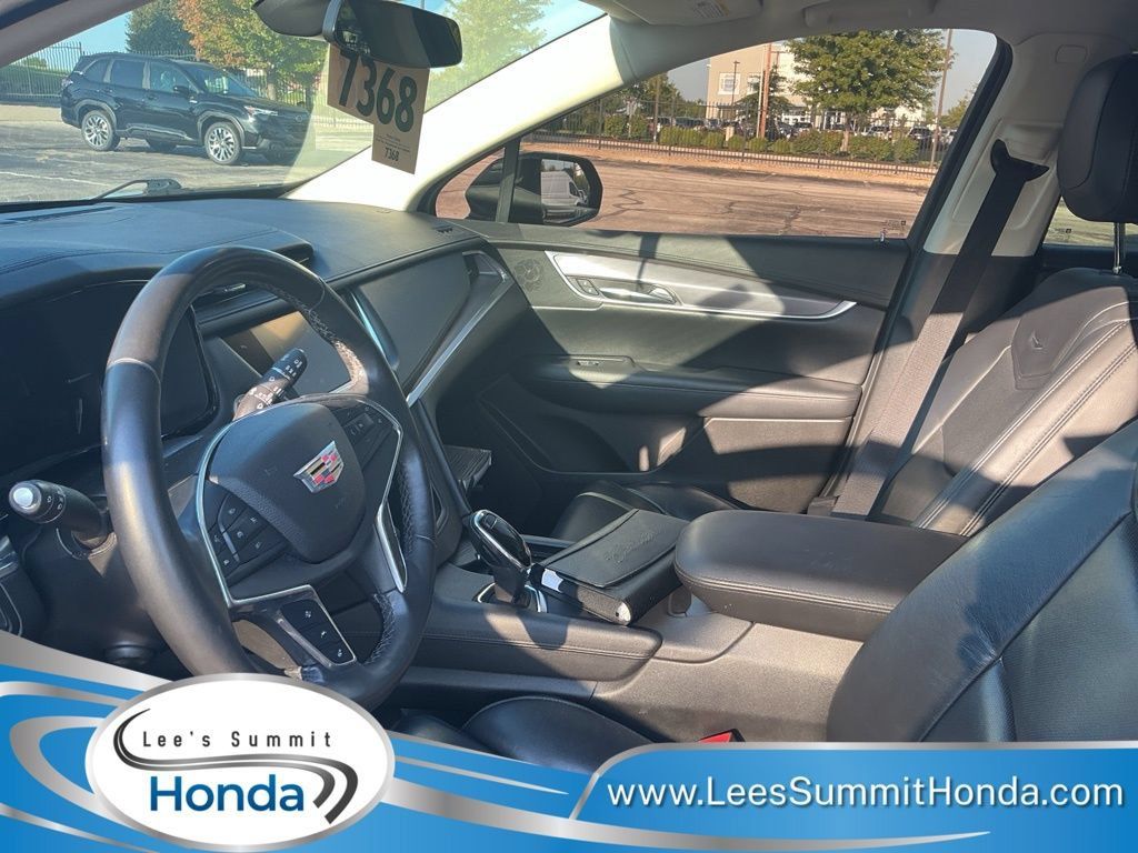 Used 2017 Cadillac XT5 Premium Luxury AWD/4WD image 12