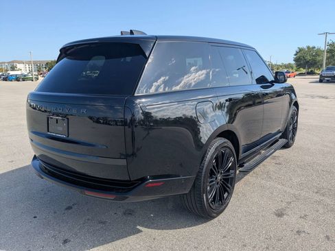 Used 2025 Land Rover Range Rover SE AWD/4WD image 5
