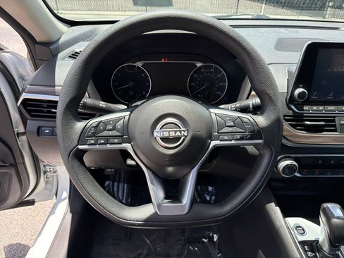 Certified 2024 Nissan Altima 2.5 SV FWD image 12