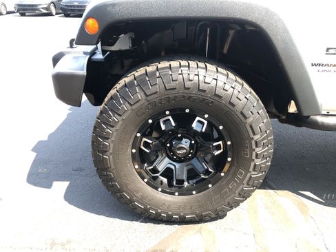 Used 2018 Jeep Wrangler Unlimited Sport S AWD/4WD image 29