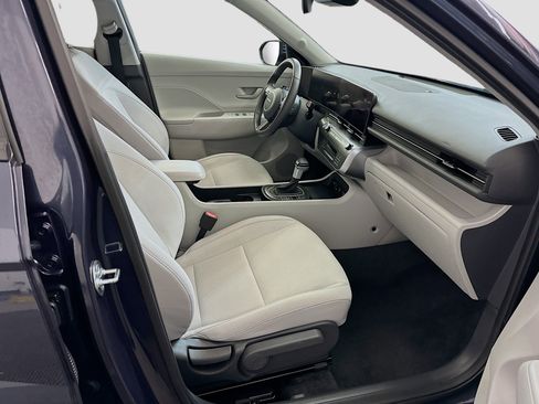 Used 2025 Hyundai Kona SEL image 32