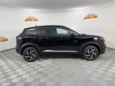 New 2026 Nissan Kicks SV FWD image 7
