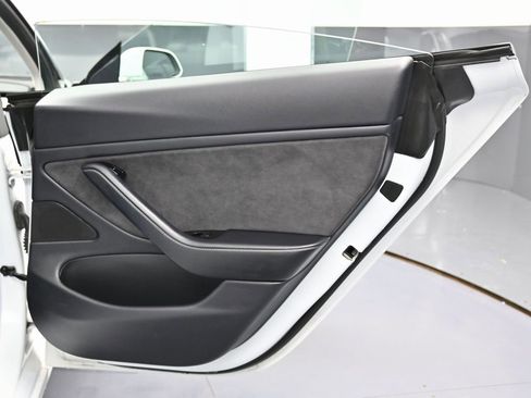 Used 2018 Tesla Model 3 Long Range image 39