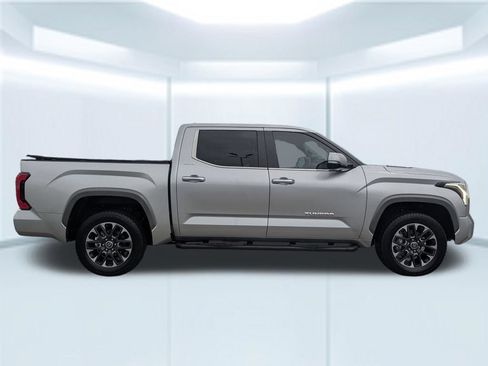 Used 2024 Toyota Tundra Limited AWD/4WD image 7