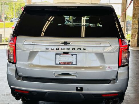 Used 2024 Chevrolet Suburban High Country AWD/4WD image 9