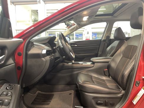 Used 2021 Nissan Altima 2.5 SR w/ SR Premium Package image 7