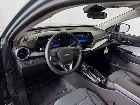 New 2026 Chevrolet Trax LT w/ LT Convenience Package FWD image 13