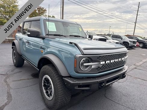 Used 2022 Ford Bronco Badlands w/ Sasquatch Package AWD/4WD image 3