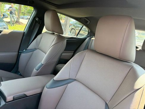 Certified 2025 Lexus ES 350 w/ Premium Package FWD image 21