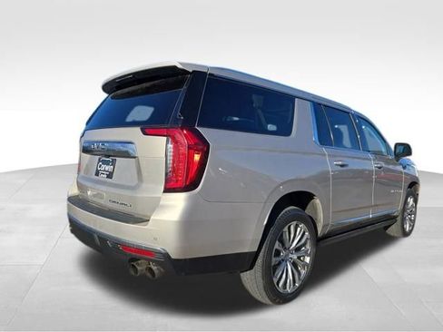 Used 2021 GMC Yukon XL Denali w/ Denali Premium Package image 11