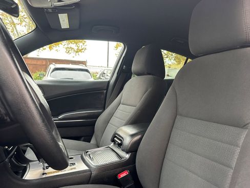 Used 2014 Dodge Charger SE image 21