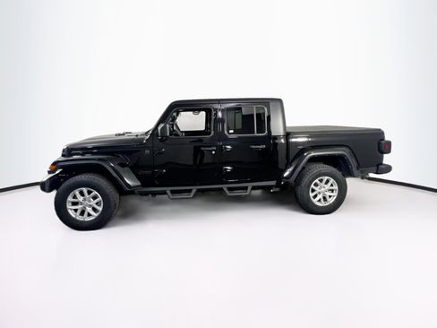 Used 2023 Jeep Gladiator Sport image 8