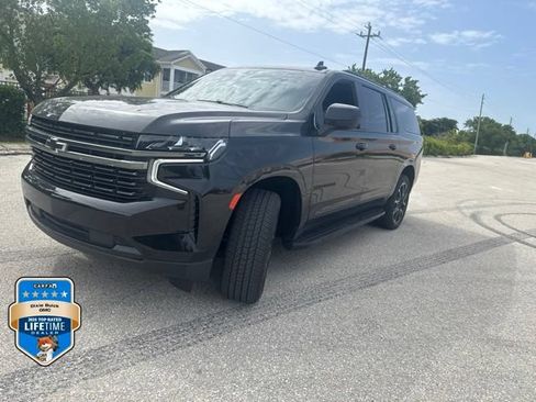 Certified 2021 Chevrolet Suburban RST AWD/4WD image 3