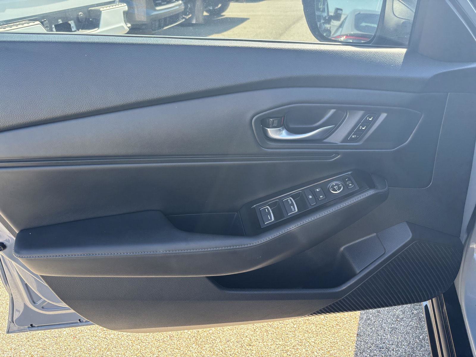 Used 2025 Honda Accord Touring image 12