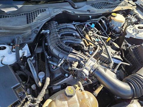 Used 2017 Ford Mustang Coupe image 21