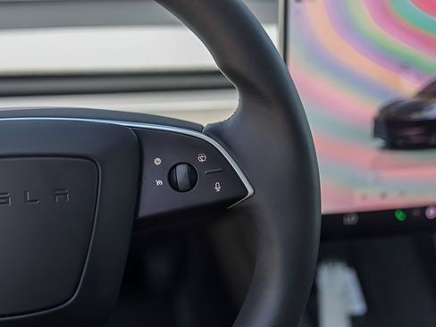 Used 2025 Tesla Model 3 Long Range RWD image 12