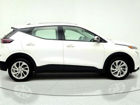 Used 2022 Chevrolet Bolt EUV LT FWD image 4