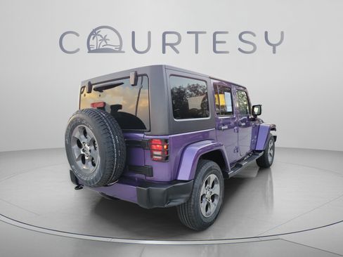 Used 2017 Jeep Wrangler Unlimited Sahara AWD/4WD image 3