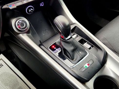 Used 2024 Alfa Romeo Tonale Ti w/ Premium Interior Package AWD/4WD image 17