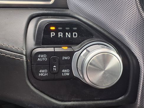 Used 2019 RAM 1500 Limited w/ Body Color Bumper Group image 16