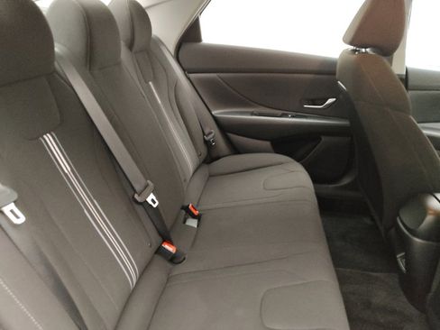 Used 2024 Hyundai Elantra SEL FWD image 19