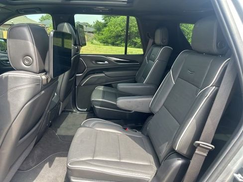 Certified 2024 Cadillac Escalade Sport w/ LPO, ONYX Package AWD/4WD image 21