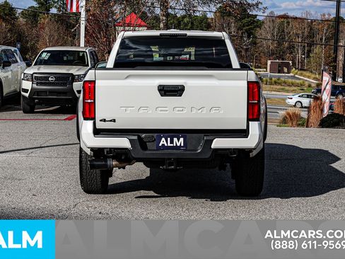 Used 2024 Toyota Tacoma TRD Off-Road image 12