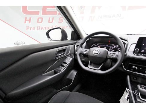 Certified 2025 Nissan Rogue S image 6