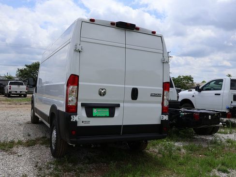 New 2026 RAM ProMaster 2500 w/ Advanced Safety Group FWD image 17