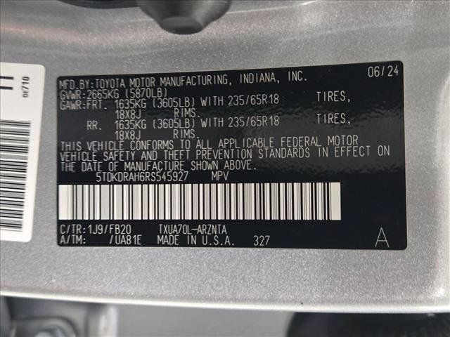 Used 2024 Toyota Highlander LE FWD image 23