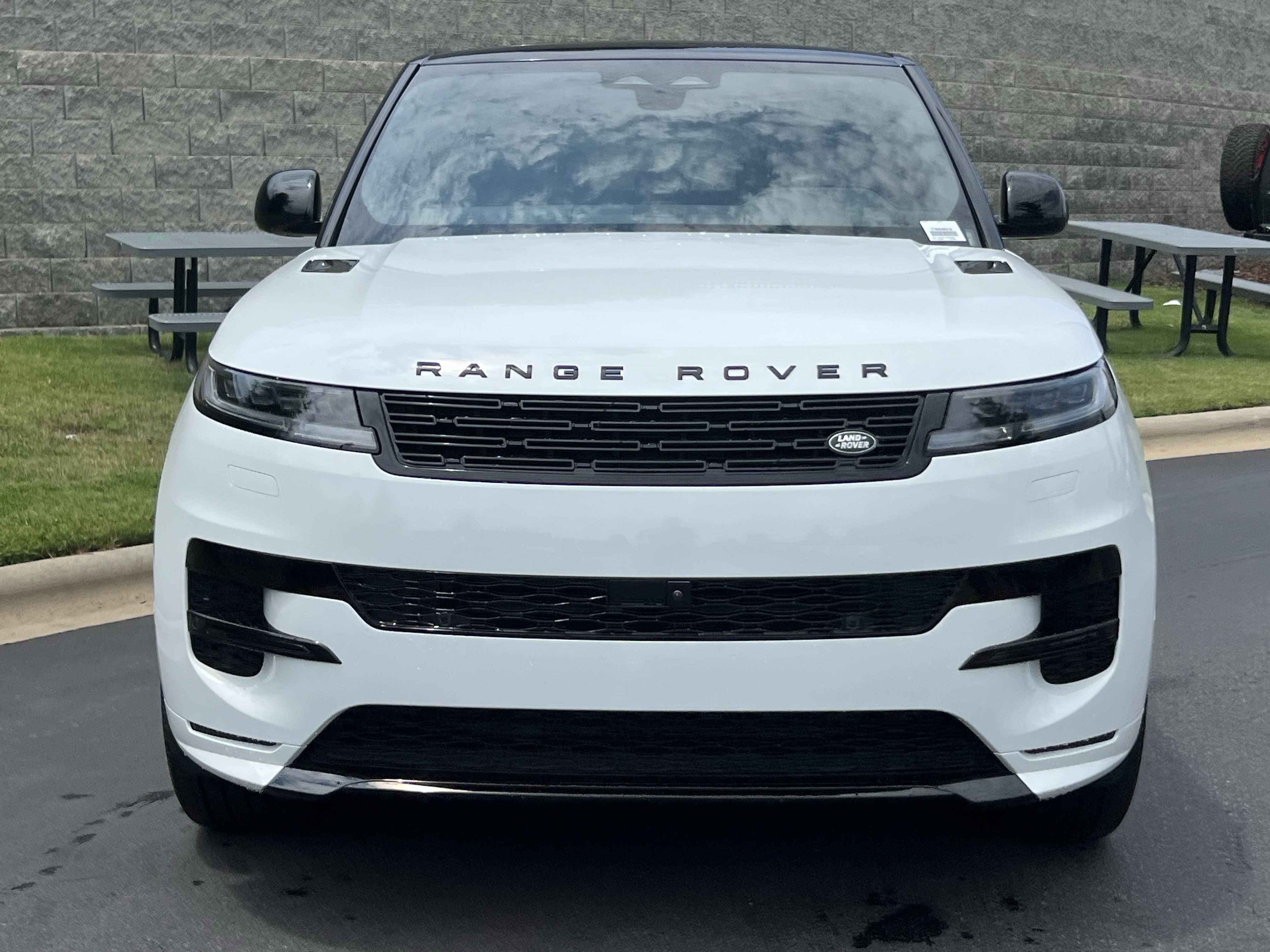 New 2026 Land Rover Range Rover Sport Dynamic SE AWD/4WD image 10