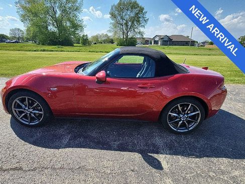 Used 2016 MAZDA MX-5 Miata Grand Touring RWD image 8