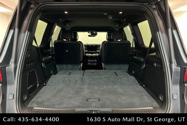 Used 2025 Jeep Wagoneer Series II AWD/4WD image 22