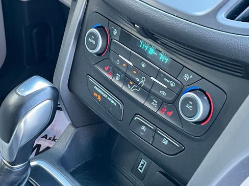 Used 2019 Ford Escape SEL image 25