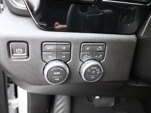 New 2026 GMC Sierra 1500 SLT w/ SLT Convenience Package image 13