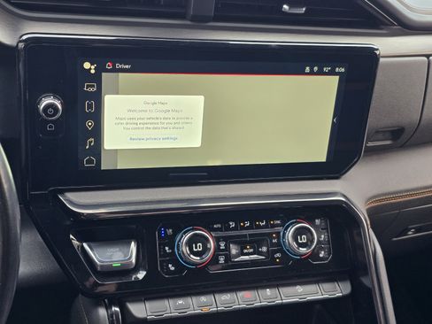 Used 2022 GMC Sierra 1500 AT4 AWD/4WD image 4