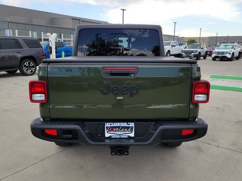 Used 2022 Jeep Gladiator Sport AWD/4WD image 4