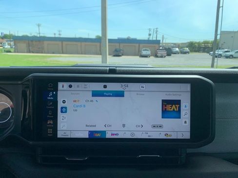 New 2025 Jeep Gladiator Sport image 19