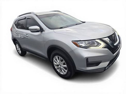 Used 2019 Nissan Rogue SV image 1