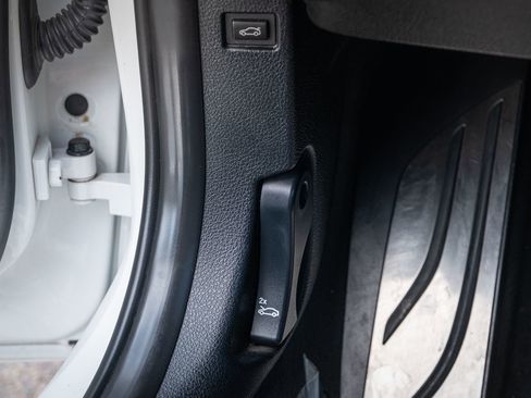 Used 2018 BMW M3 Base image 30